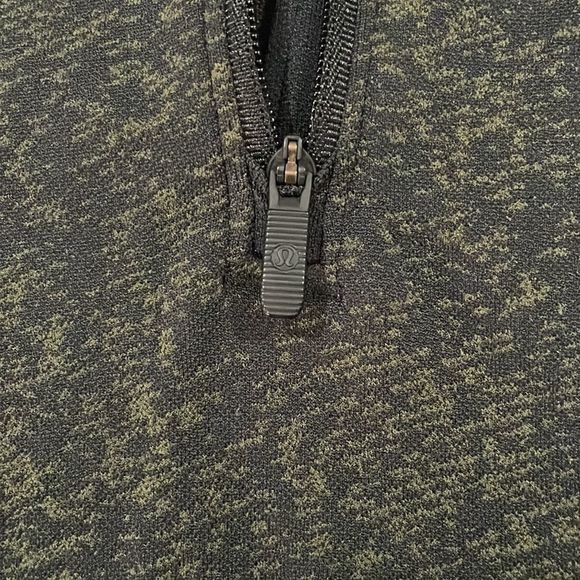 Lululemon Restless 1/4 zip black/army green pull over size 4 - Picture 11 of 11